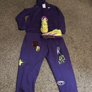 Purple Nike 2XL Hoodie, Nike Air Pants 2XL. Melo Ball 3 Puma Spark.